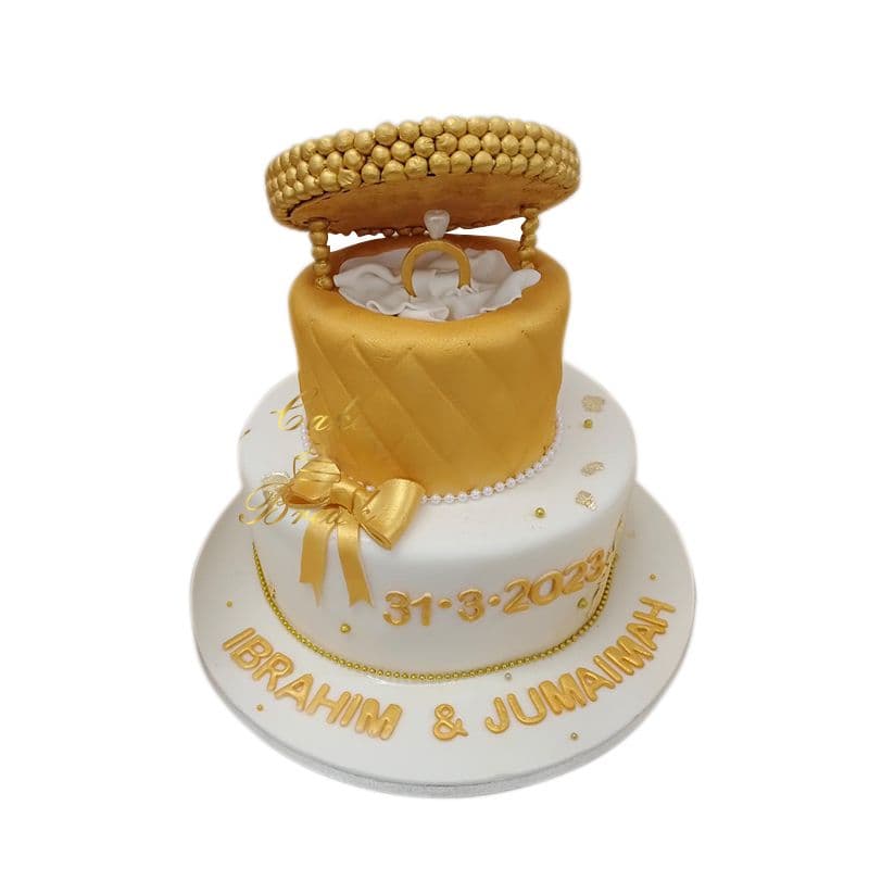 Engagement Ring Cake view 3