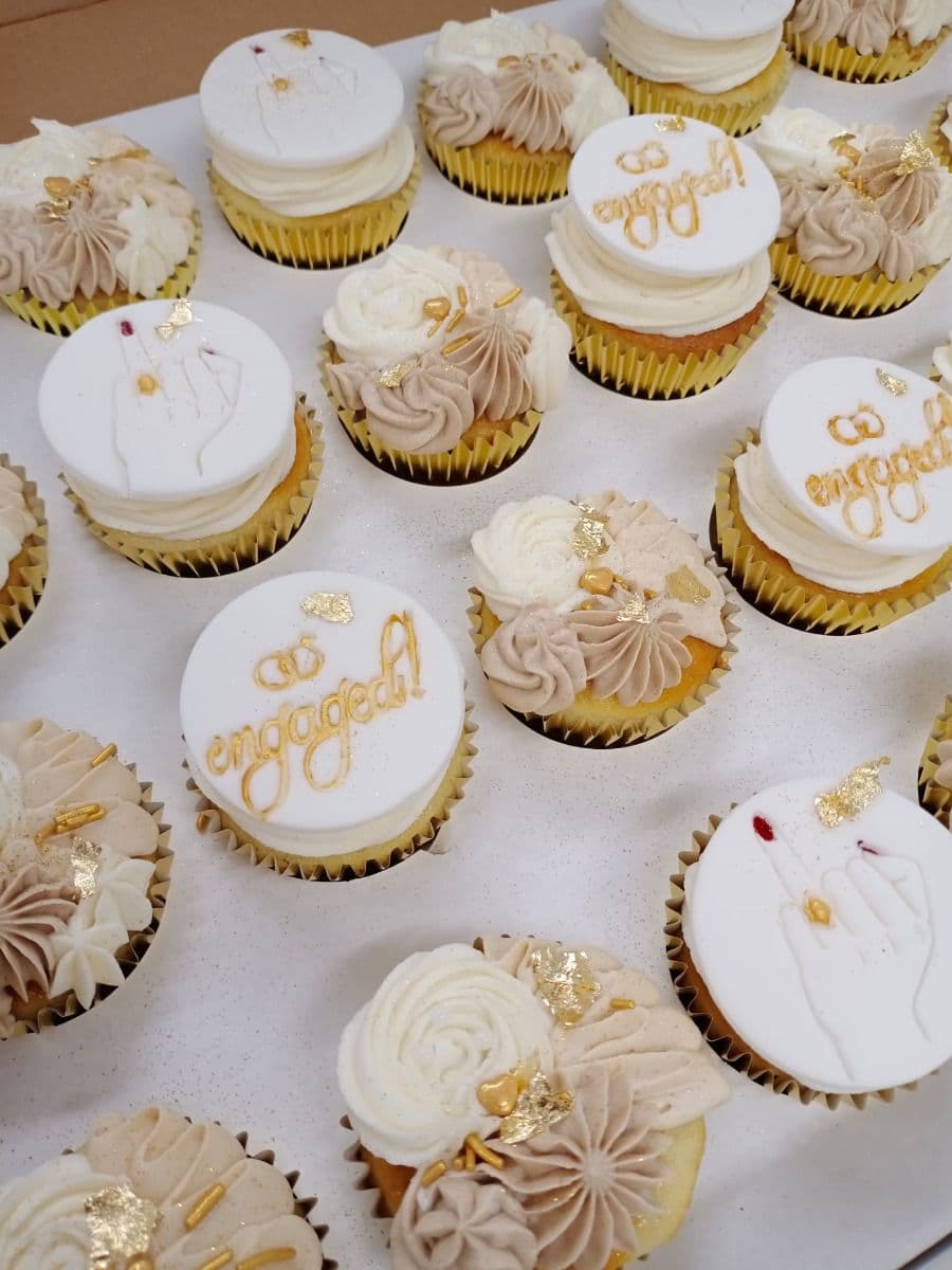 6 Elegant Engagement Cupcakes view 2