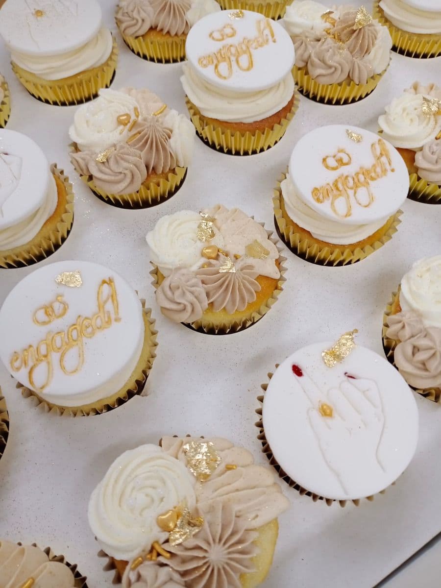 6 Elegant Engagement Cupcakes view 3